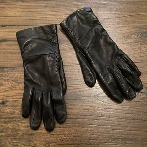 Women’s Vintage Black Leather Gloves